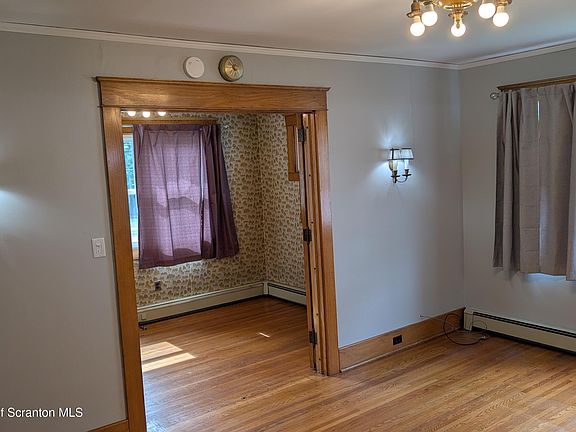 3rd image of 212 W Grove St