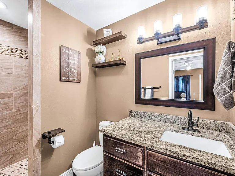 204 Monaco Dr — Photo 14
