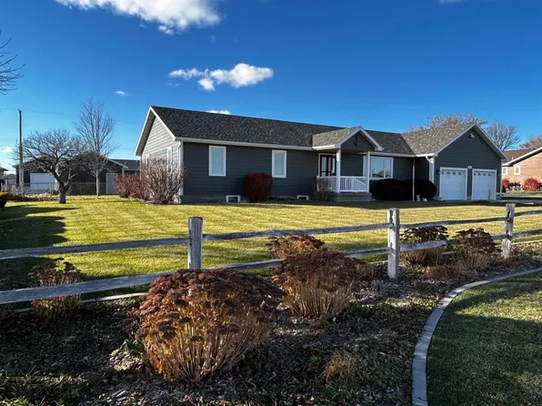 840 N Prairie Trace Rd., Sutherland, NE 69165