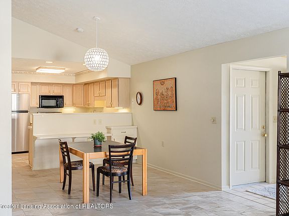 3rd image of 860 Lenna Keith Cir