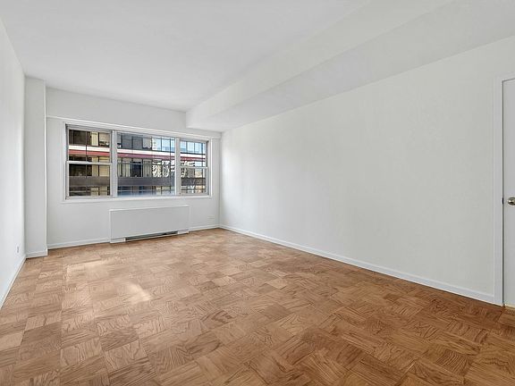 5th image of 165 W 66th St APT 19B