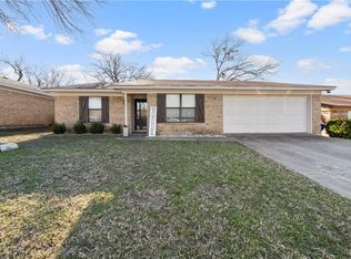 2105 Skylark Dr, Woodway, TX 76712