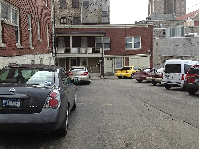 218 John St NE #1R — Photo 1