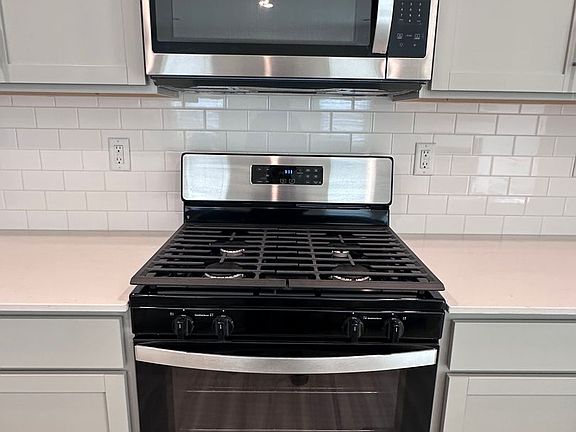 4th image of 550 13th Avenue Dr NE