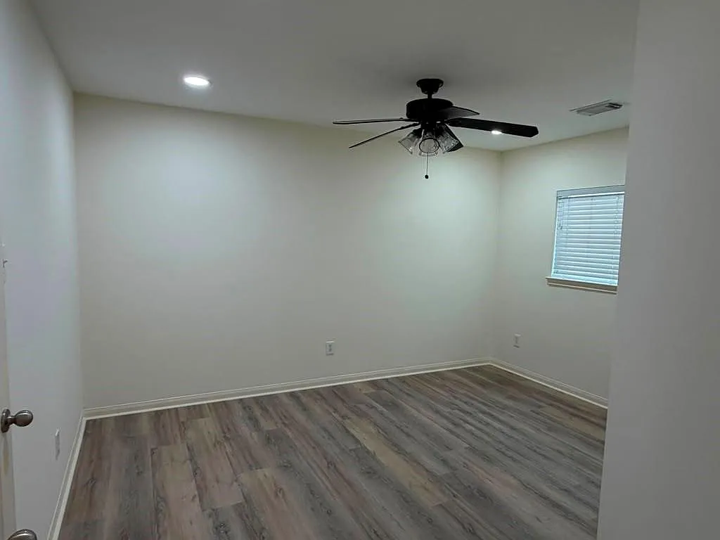 4 bed, 2.0 bath, 1885 sqft, $2,250 — Photo 4