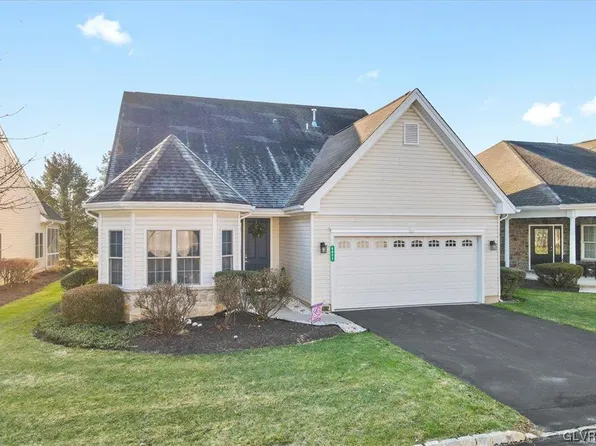 4092 Pine Hurst Dr, Northampton, PA 18067