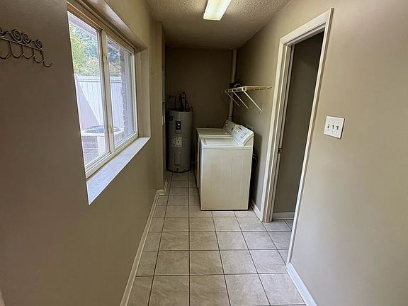 2nd image of 213 Laurel Ave #3