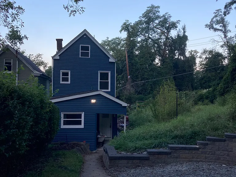 4455 Gladstone St — Photo 40