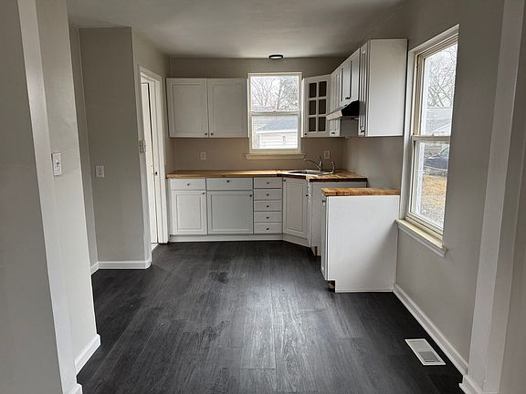 3rd image of 18769 Kingsville St
