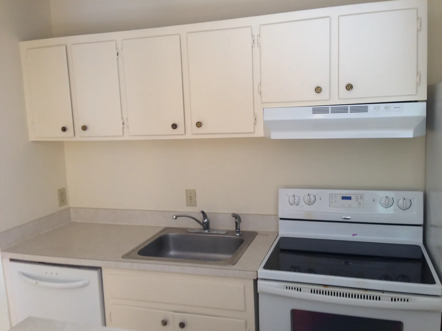 1 bed, 700 sqft, $900 — Photo 3
