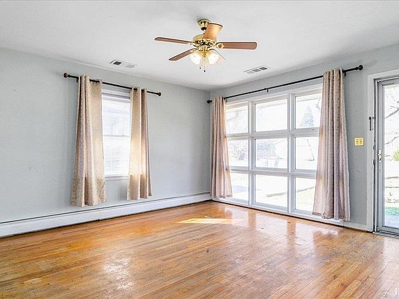 3rd image of 519 N Kelsey Ave