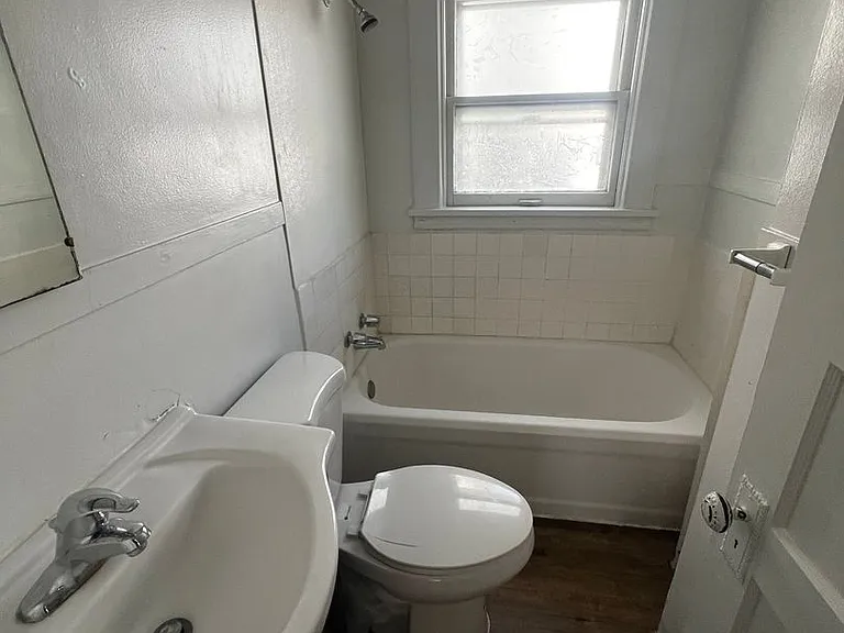 252 S 7th Ave #806-812-& — Photo 8