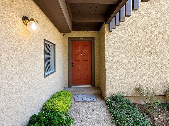 2nd image of 4571 N Oconnor Rd APT 1327