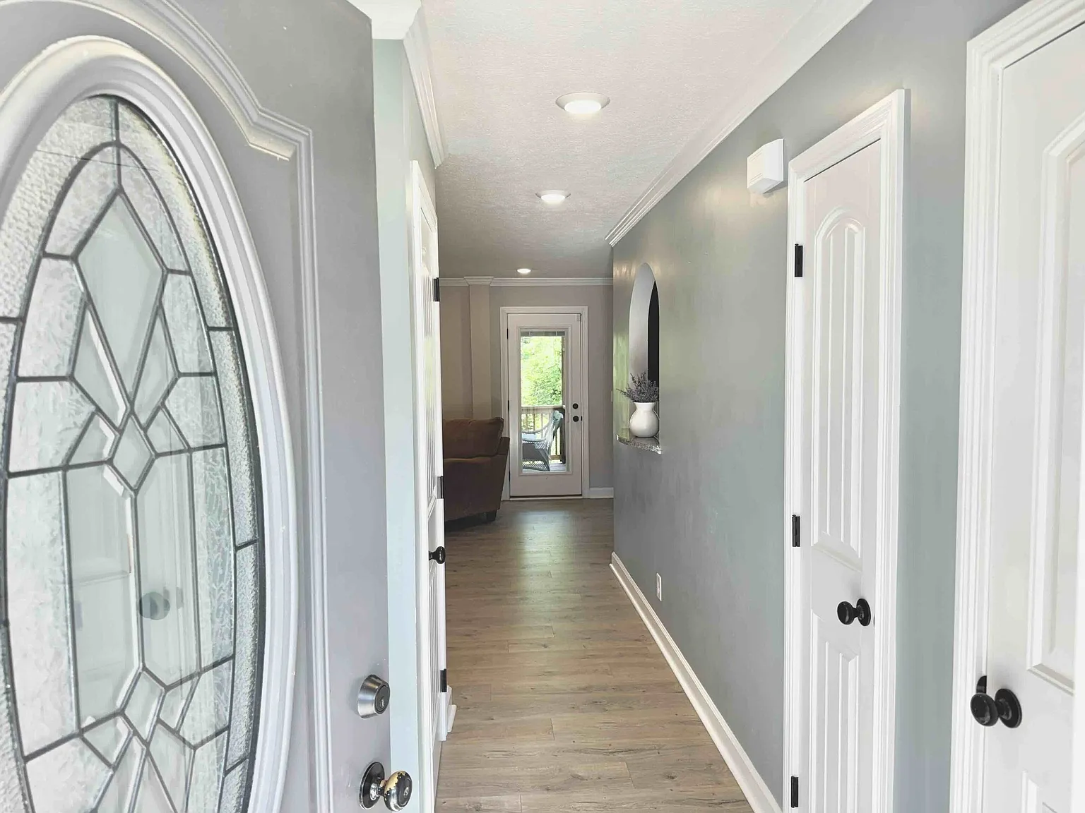 4 bed, 2338 sqft, $2,200 — Photo 3