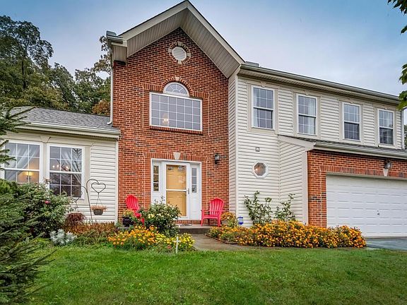 2nd image of 41 Knob Hill Dr