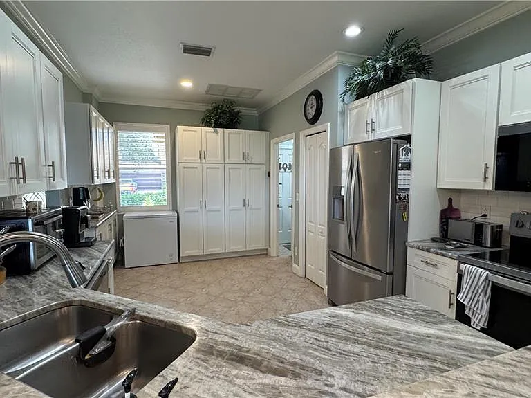 13672 Troia Dr — Photo 4