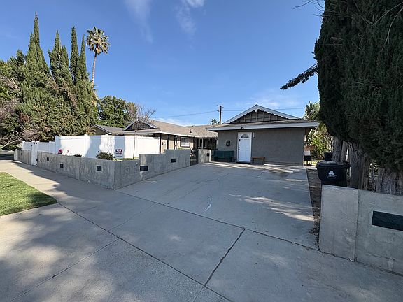 4th image of 8216 Glade Ave