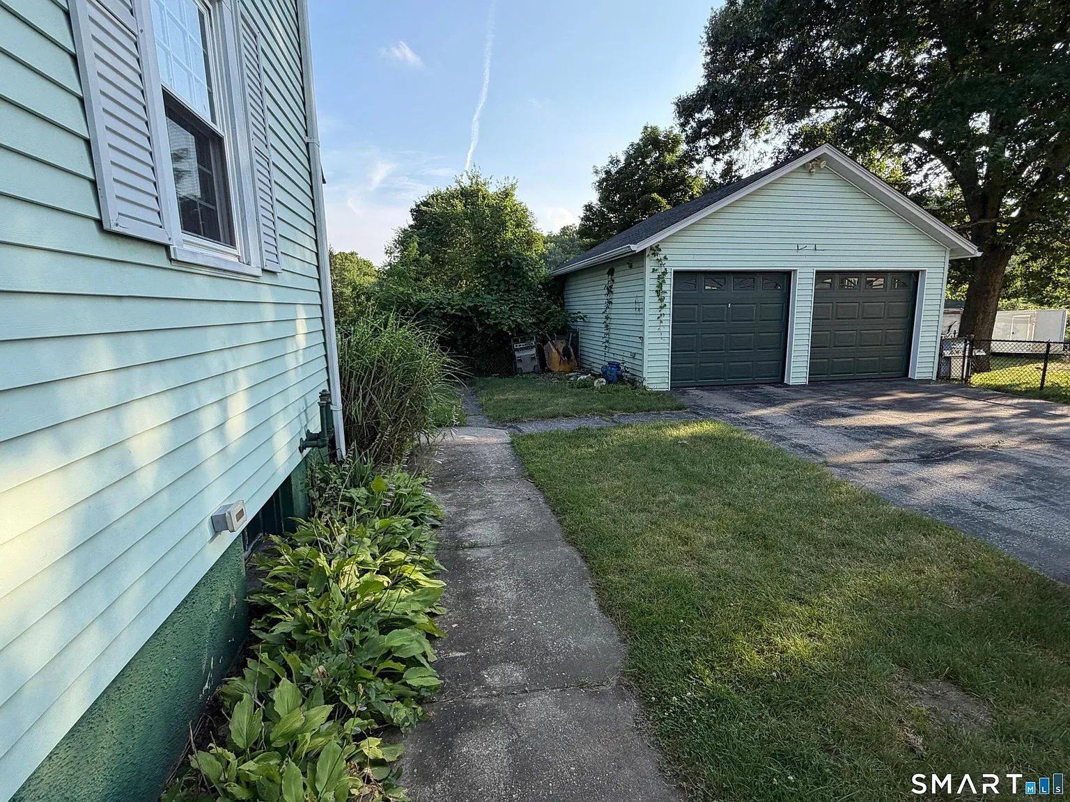3 bed, 1.0 bath, 1296 sqft, $2,200 — Photo 3