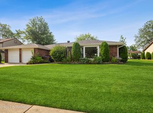 2129 W Weathersfield Way, Schaumburg, IL 60193