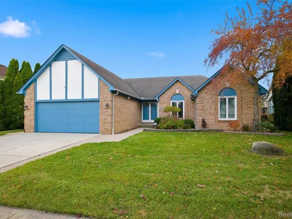 53071 Gregory Dr, Macomb, MI 48042