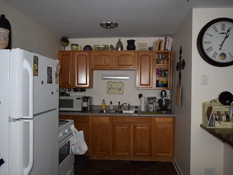 2405 W Balmoral Ave #1C — Photo 16