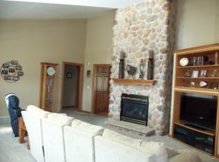 2611 Nickel Ledge Rd, De Pere, WI 54115