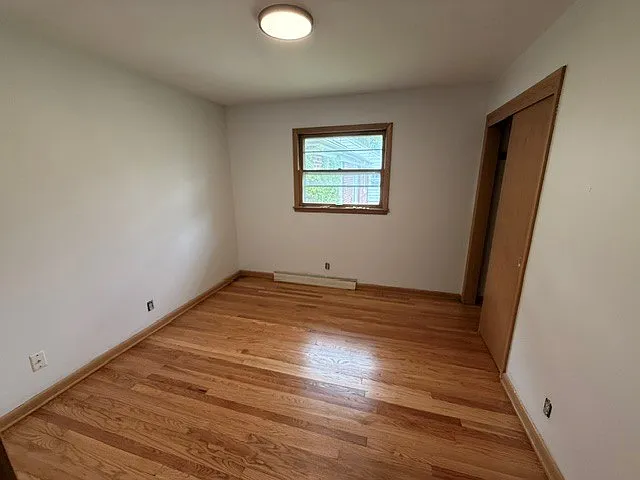2126 Ludington Ave — Photo 10