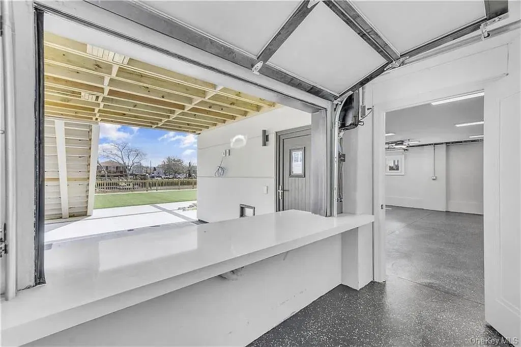6 bed, 3536 sqft, $9,500 — Photo 4