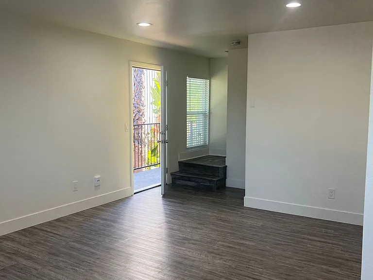 FH - Hilltop Apartments — Photo 44