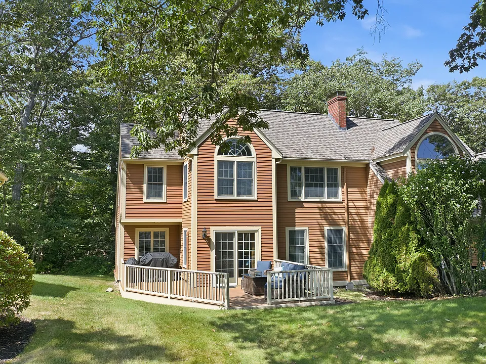 3 Rosewood Ln #A
