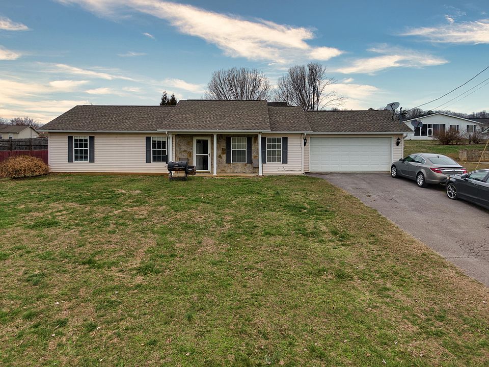 1st image of 467 Tyler Dr
