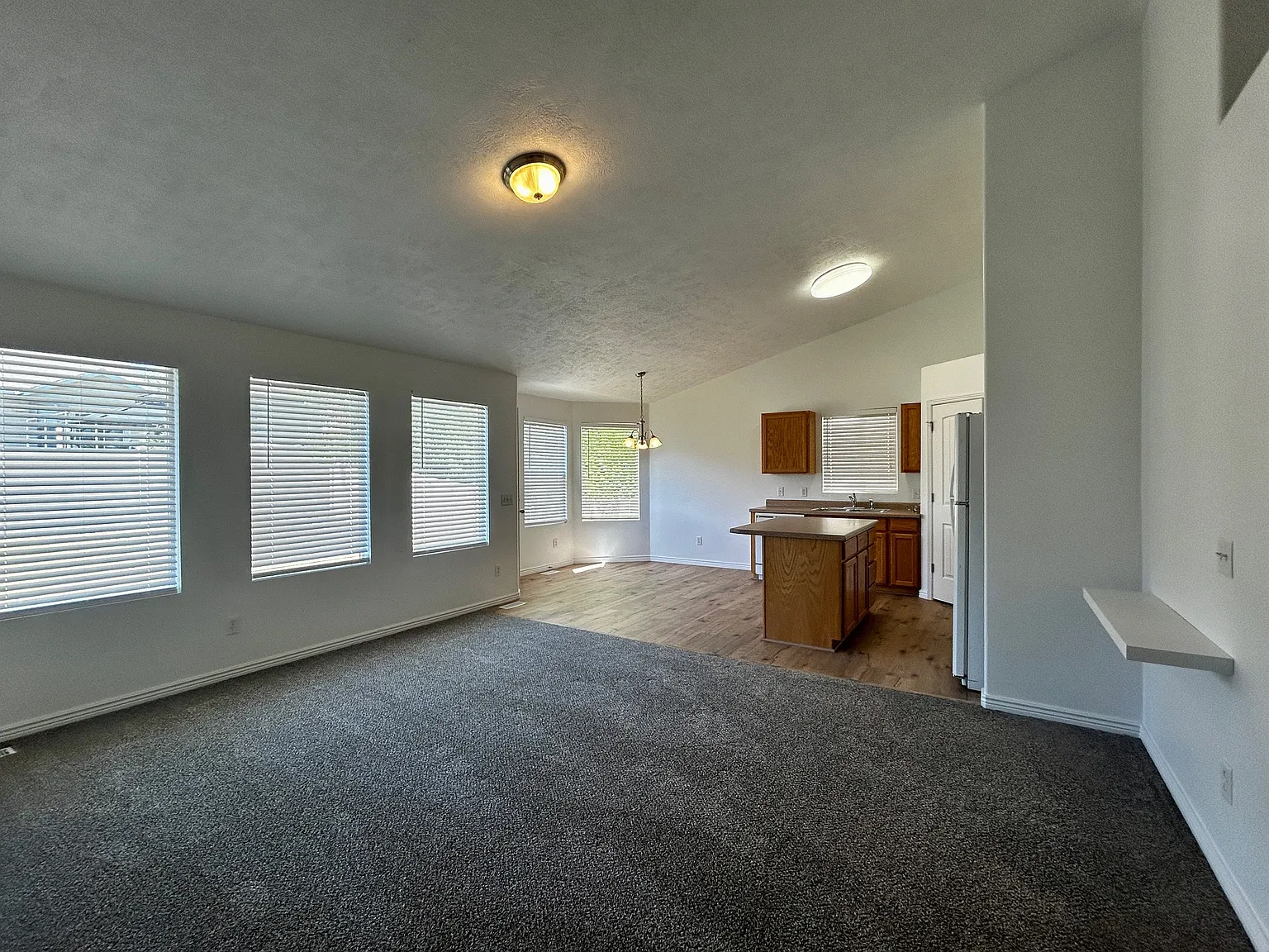 3 bed, 2447 sqft, $2,295 — Photo 3