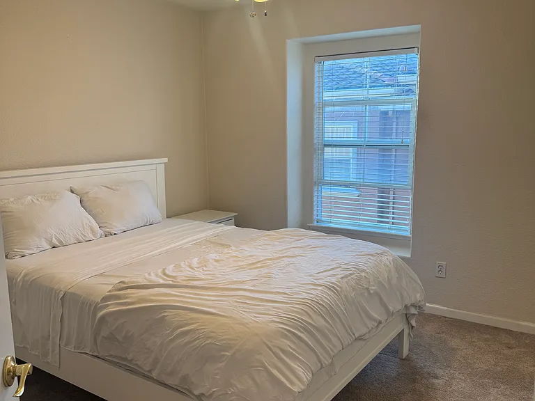 593 Adeline Ave — Photo 9