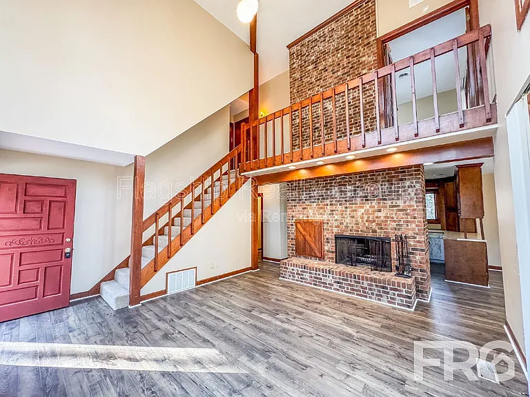 1228 Forest Acres Dr — Photo 6