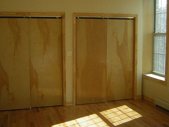 3rd image of 122 Alexander Ave APT 3