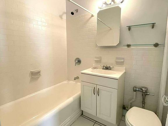 4th image of 1066 1st Ave #7A