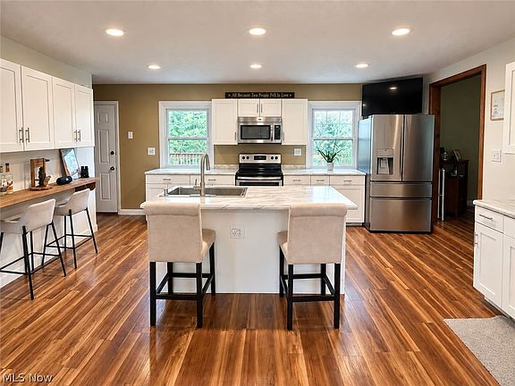 4th image of 111 Lykes Ln