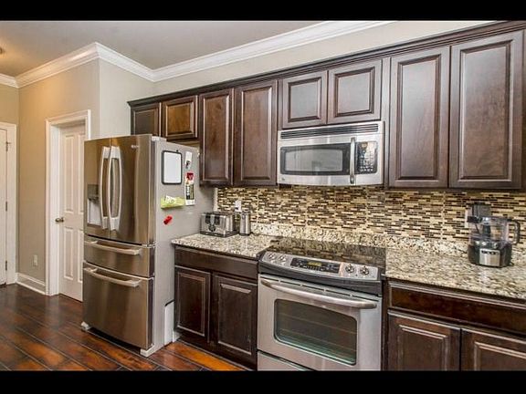 3rd image of 36424 Dutchtown Gardens Ave