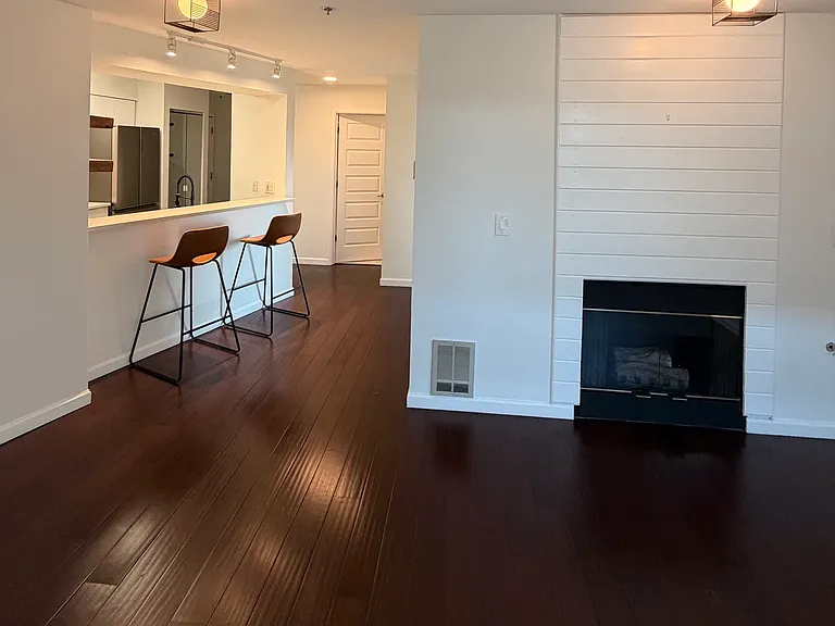 530 Melrose Ave E #103 — Photo 20