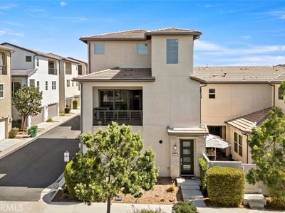 185 Frame, Irvine, CA, 92618
