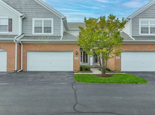 353 Wolcott Ln, Batavia, IL 60510