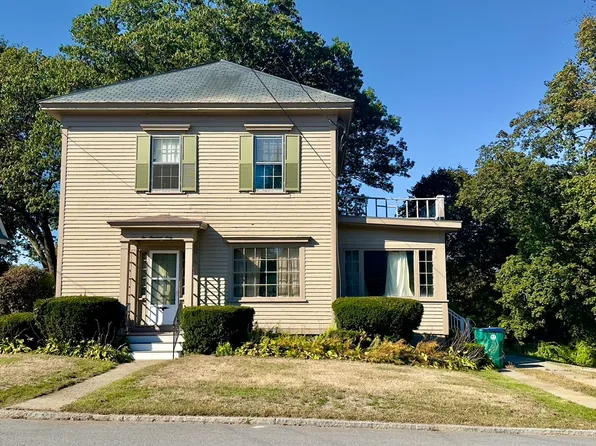 260 Mansur St, Lowell, MA 01852