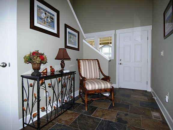 2nd image of 105 Vineyard Ln #B