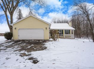 11396 Hill Rd, Goodrich, MI 48438