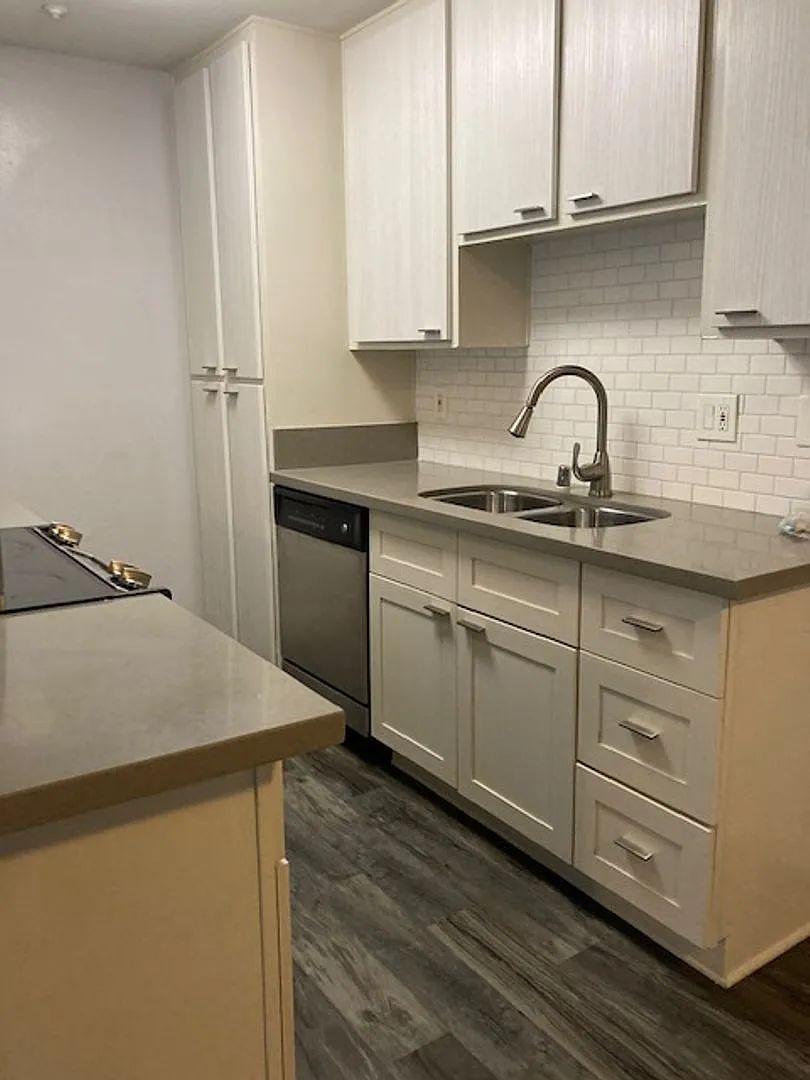 322 Hillside Terrace — Photo 3
