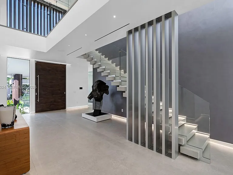 501 Palm Dr — Photo 13
