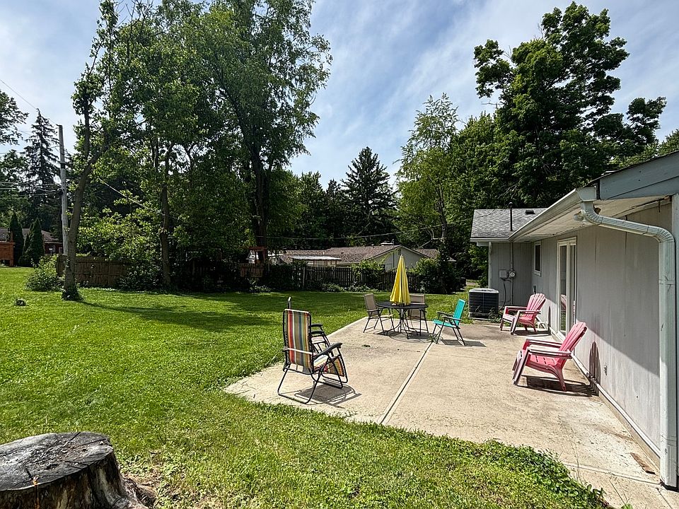 2nd image of 4571 Devon Dr