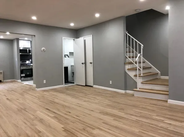 50 College Street image 11 of 31