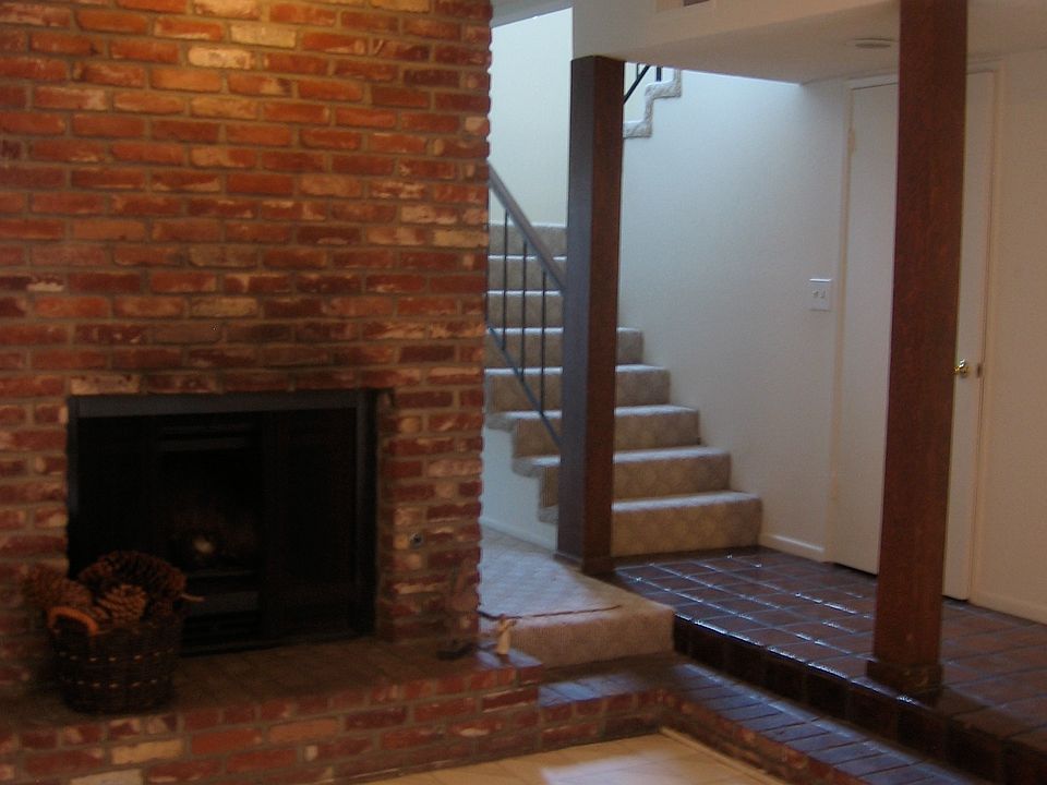 Dining room to upstairs