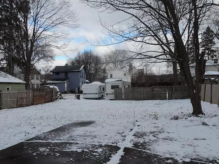 708 Johnson St — Photo 4